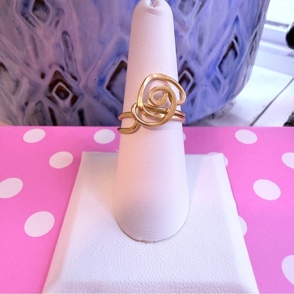 Jewelry - Handmade Gold Swirl Ring
